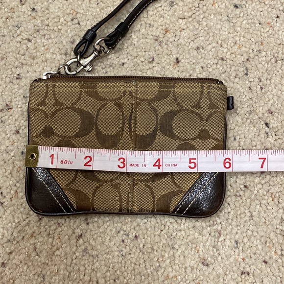 Coach wristlet - Picture 2 of 4